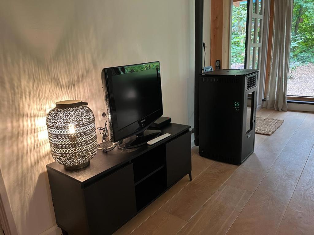 Huisje In Het Bos Zuidlaren Ngoại thất bức ảnh